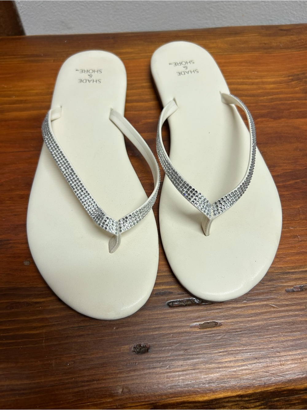 Shade & Shore Women's Cream Flip Flops with Rhinestone Straps